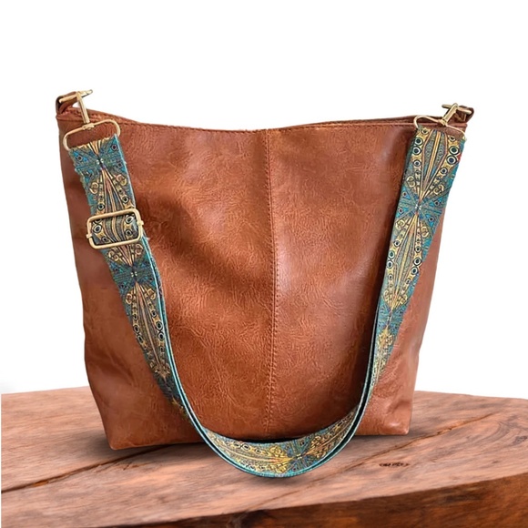 Chelsey’s Vintage Charm | Leather Shoulder Bag - Picture 1 of 14